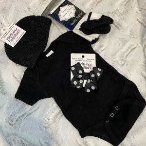 Baby bundle, 0-3 months, onesie, crocheted cap, tights, hair bow. NWT